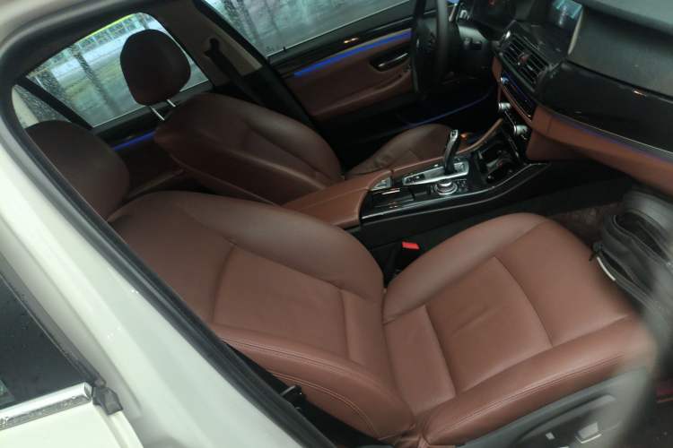 Used BMW 5 Series 2015 520i Elegant Edition Right Front Seat