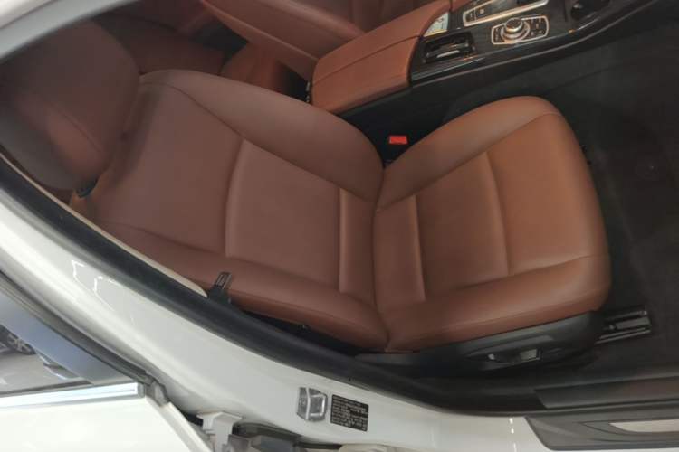 Used BMW 5 Series 2015 520i Elegant Edition Right Front Seat