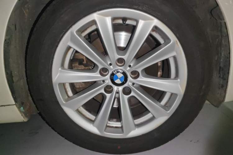 Used BMW 5 Series 2015 520i Elegant Edition Right Front Wheel Hub