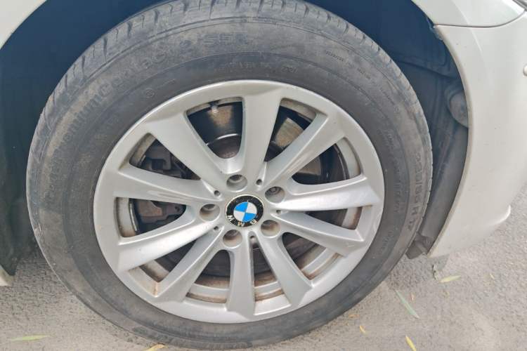 Used BMW 5 Series 2015 520i Elegant Edition Right Front Wheel Hub
