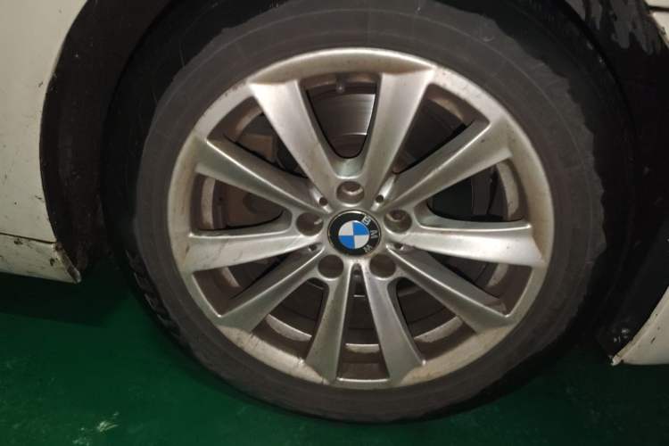 Used BMW 5 Series 2015 520i Elegant Edition Right Front Wheel Hub