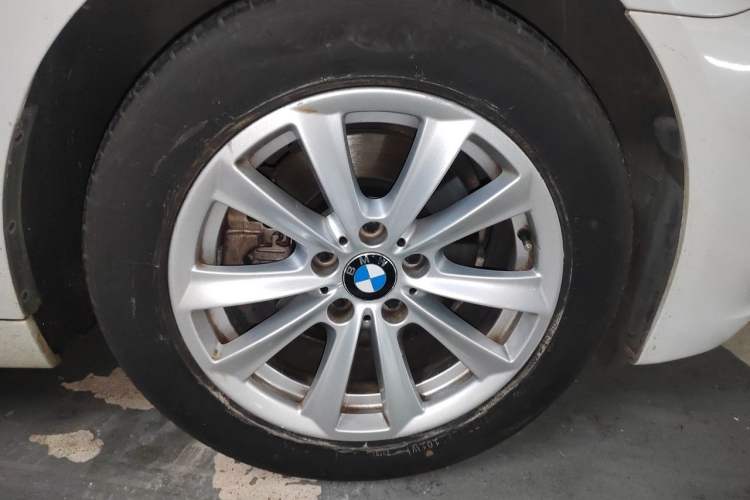 Used BMW 5 Series 2015 520i Elegant Edition Right Front Wheel Hub