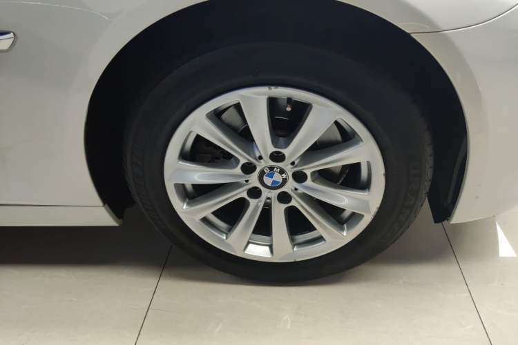 Used BMW 5 Series 2015 520i Elegant Edition Right Front Wheel Hub