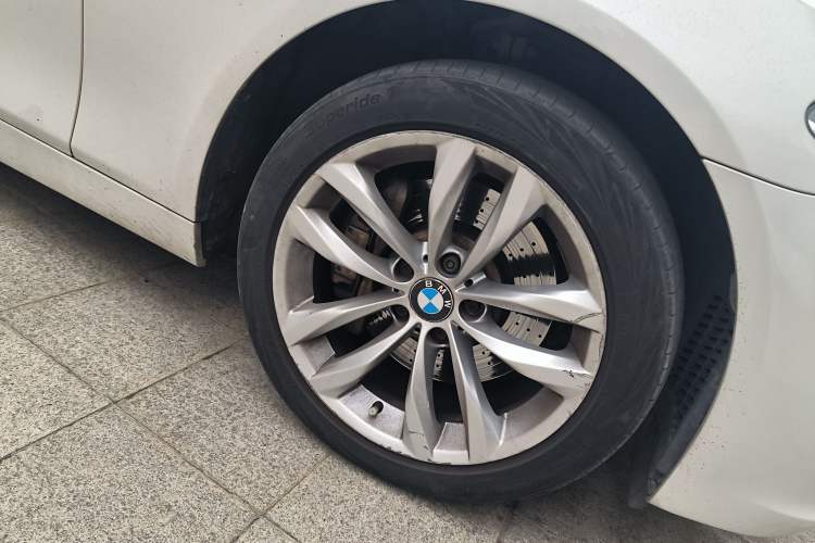 Used BMW 5 Series 2015 535Li Leading Model Right Front Wheel Hub