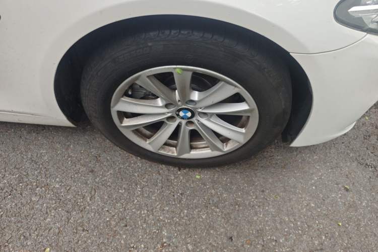 Used BMW 5 Series 2015 520i Elegant Edition Right Front Wheel Hub