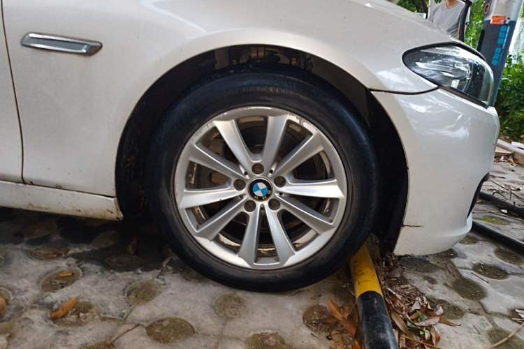 Used BMW 5 Series 2015 520i Elegant Edition Right Front Wheel Hub