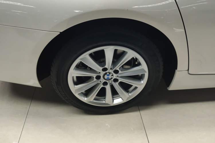 Used BMW 5 Series 2015 520i Elegant Edition Right Rear Wheel Hub