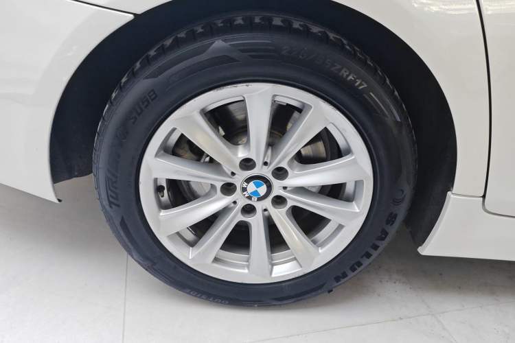 Used BMW 5 Series 2015 520i Elegant Edition Right Rear Wheel Hub