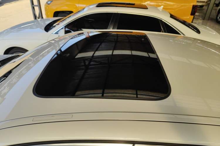 Used BMW 5 Series 2015 520i Elegant Edition Roof
