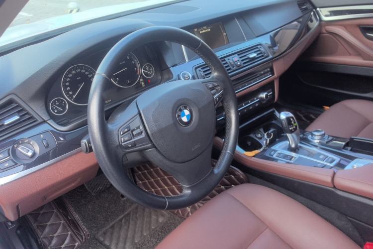 Used BMW 5 Series 2015 520i Elegant Edition Steering Wheel