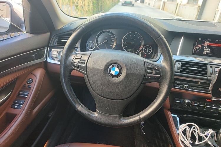 Used BMW 5 Series 2015 520i Elegant Edition Steering Wheel