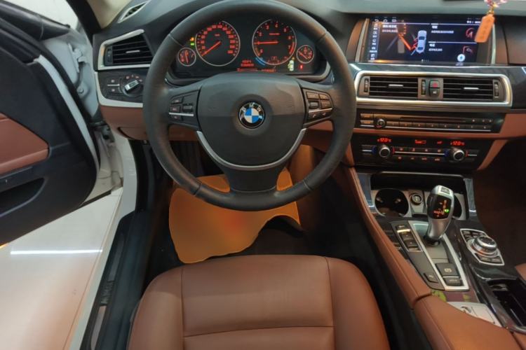 Used BMW 5 Series 2015 520i Elegant Edition Steering Wheel