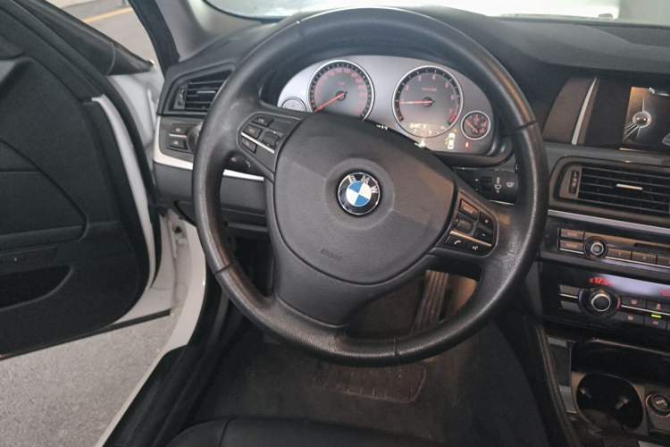 Used BMW 5 Series 2015 520i Elegant Edition Steering Wheel