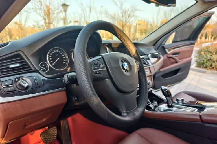 Used BMW 5 Series 2015 520i Elegant Edition Steering Wheel