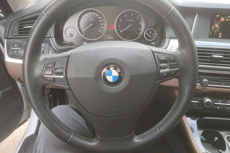 Used BMW 5 Series 2015 520i Elegant Edition Steering Wheel