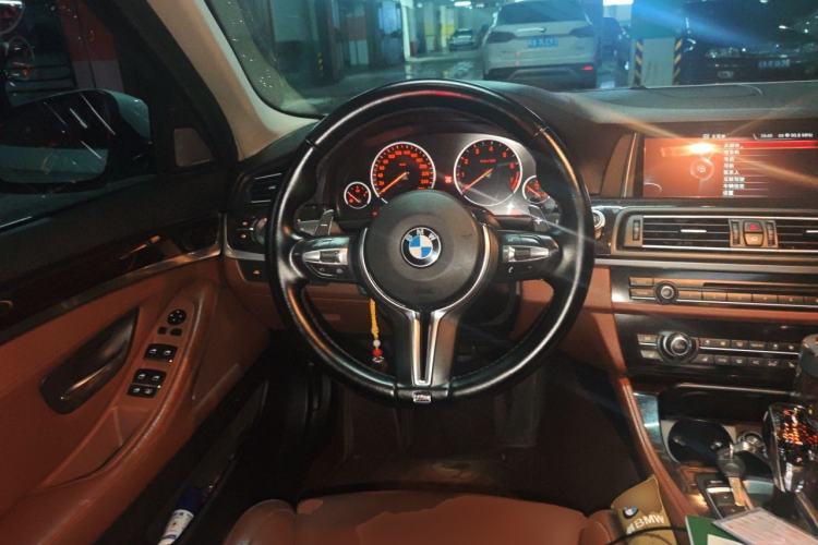 Used BMW 5 Series 2015 535Li Leading Model Steering Wheel