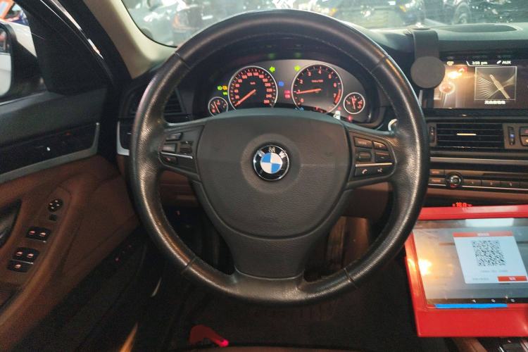 Used BMW 5 Series 2015 520i Elegant Edition Steering Wheel