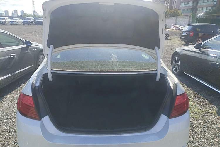 Used BMW 5 Series 2015 520i Elegant Edition Trunk