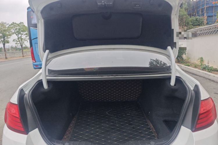 Used BMW 5 Series 2015 520i Elegant Edition Trunk