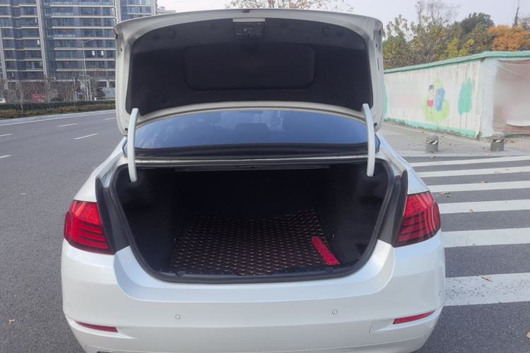 Used BMW 5 Series 2015 520i Elegant Edition Trunk