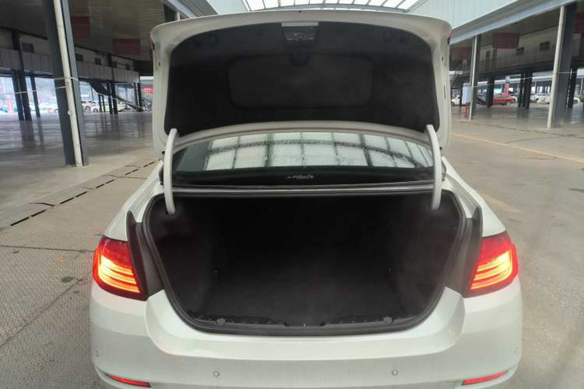 Used BMW 5 Series 2015 520i Elegant Edition Trunk