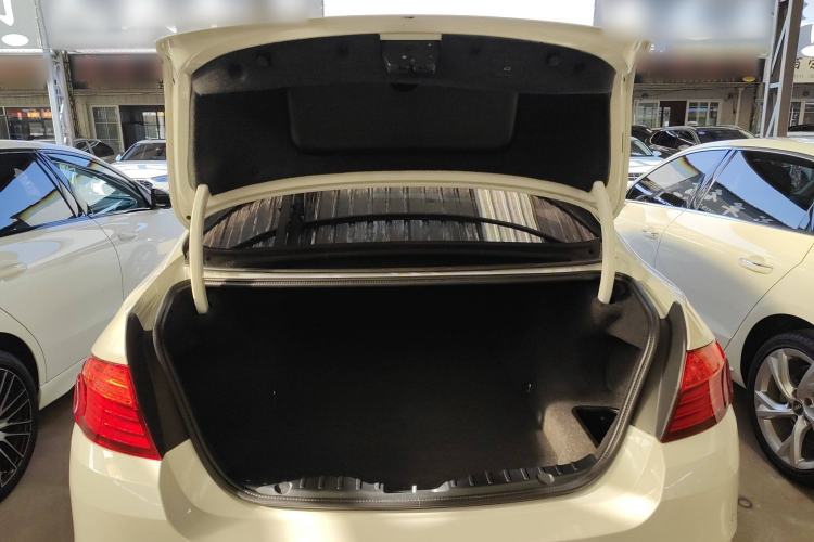 Used BMW 5 Series 2015 520i Elegant Edition Trunk