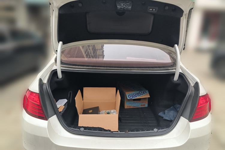 Used BMW 5 Series 2015 535Li Leading Model Trunk