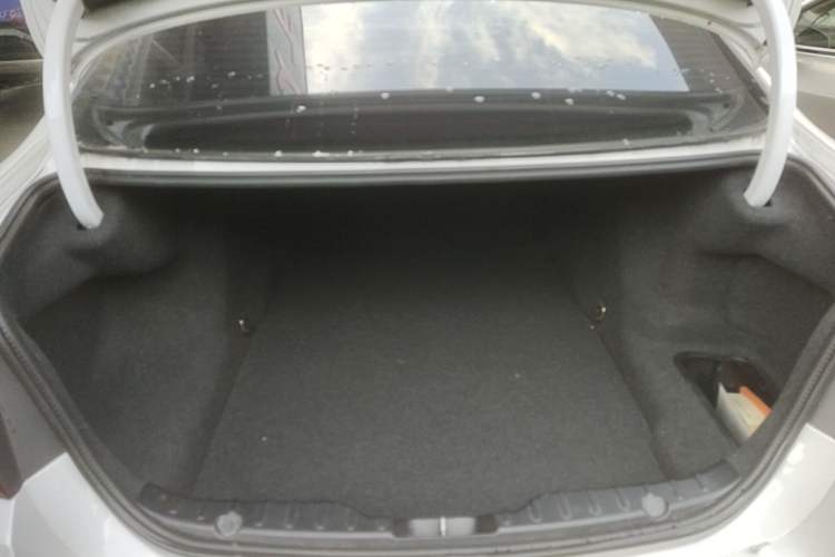 Used BMW 5 Series 2015 520i Elegant Edition Trunk