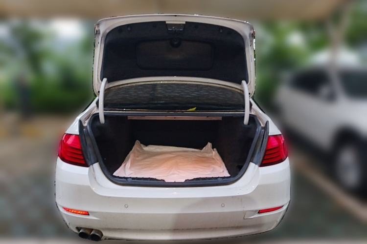 Used BMW 5 Series 2015 520i Elegant Edition Trunk