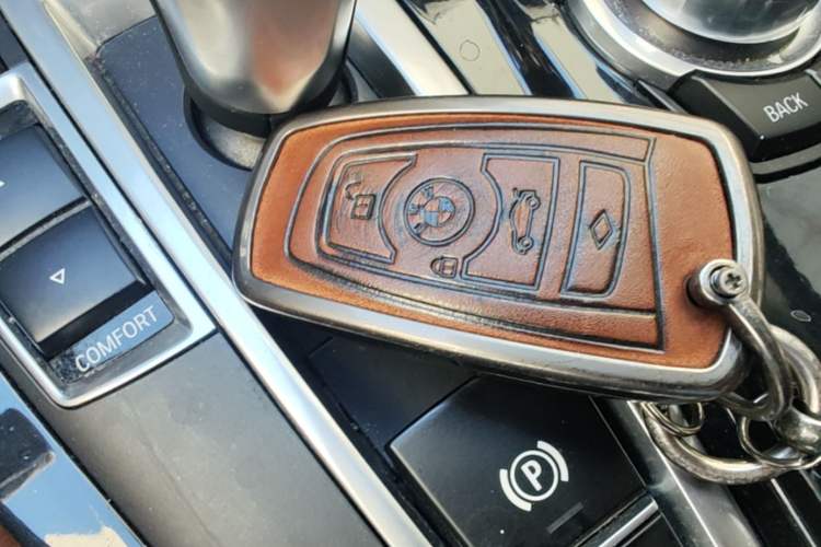 Used BMW 5 Series 2015 520i Elegant Edition Vehicle Key