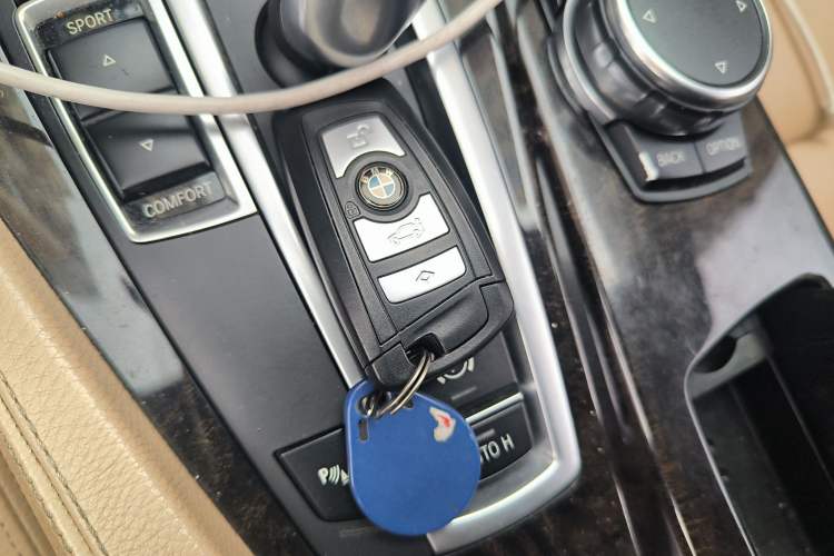 Used BMW 5 Series 2015 535Li Leading Model Vehicle Key