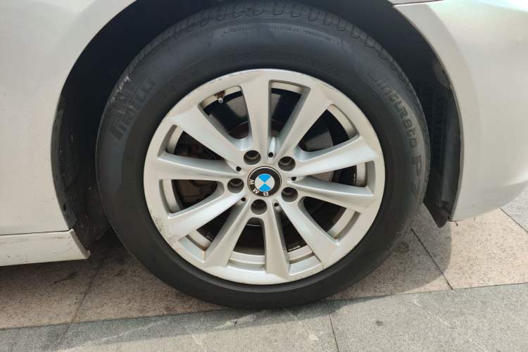 Used BMW 5 Series 2016 528i 2.0T Automatic Transmission Middle East Right Front Wheel Hub