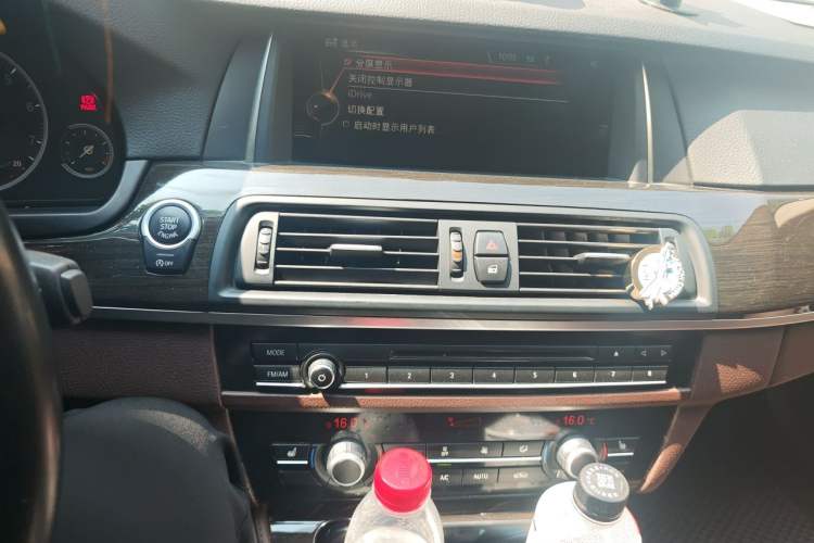 Used BMW 5 Series 2017 525Li Luxury Design Package Audio And AC Panel