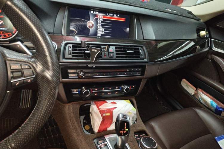 Used BMW 5 Series 2017 525Li Luxury Design Package Audio And AC Panel