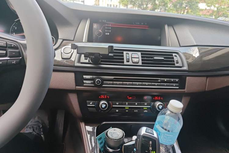 Used BMW 5 Series 2017 525Li Luxury Design Package Audio And AC Panel