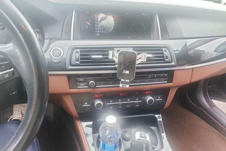 Used BMW 5 Series 2017 520Li Elegant Edition Audio And AC Panel