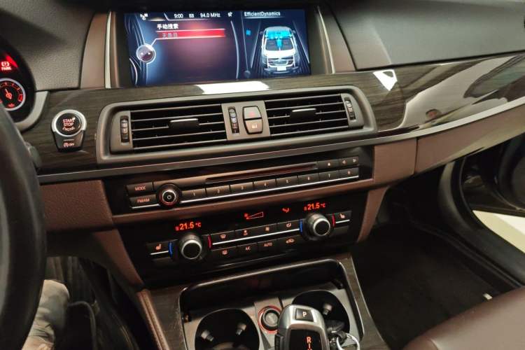 Used BMW 5 Series 2017 525Li Luxury Design Package Audio And AC Panel
