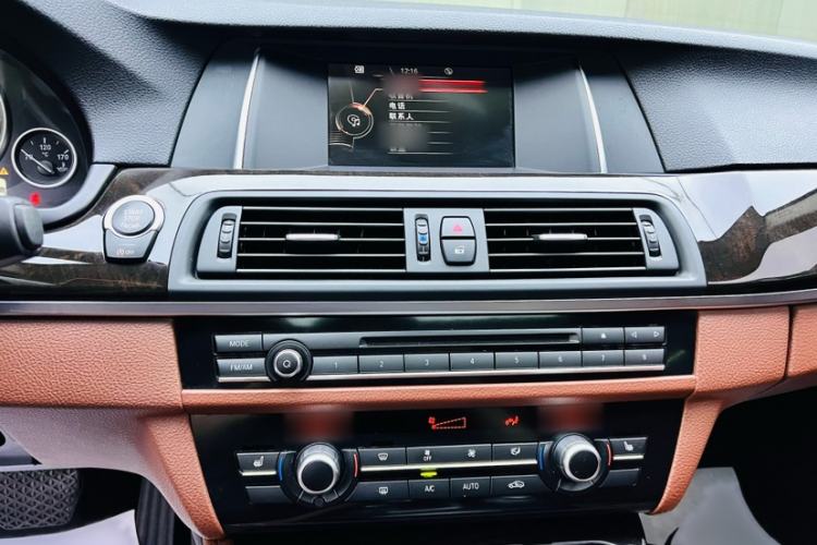 Used BMW 5 Series 2017 525Li Leading Model Audio And AC Panel