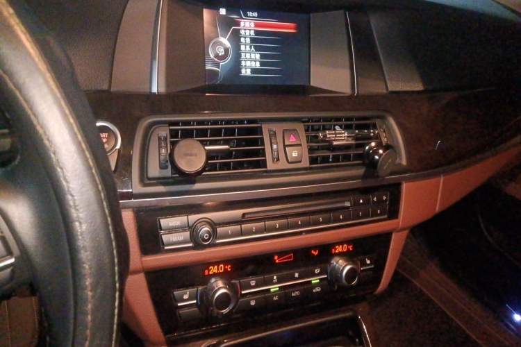 Used BMW 5 Series 2017 525Li Leading Model Audio And AC Panel