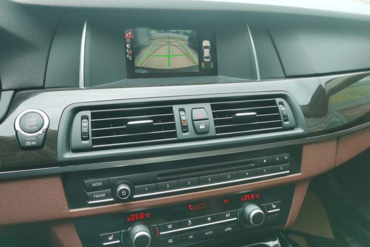 Used BMW 5 Series 2017 525Li Leading Model Audio And AC Panel