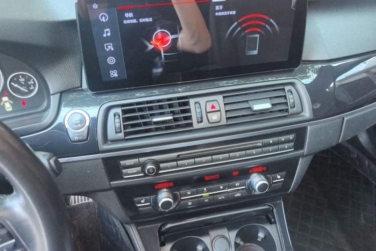 Used BMW 5 Series 2017 520Li Elegant Edition Audio And AC Panel