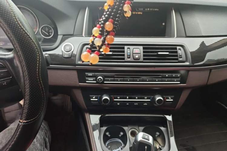 Used BMW 5 Series 2017 525Li Luxury Design Package Audio And AC Panel