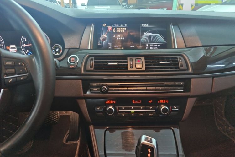 Used BMW 5 Series 2017 525Li Luxury Design Package Audio And AC Panel