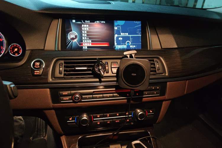 Used BMW 5 Series 2017 525Li Luxury Design Package Audio And AC Panel