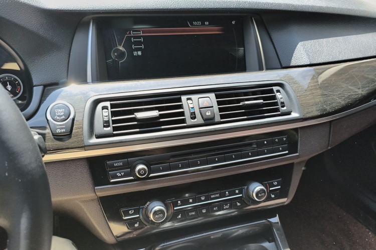 Used BMW 5 Series 2017 525Li Luxury Design Package Audio And AC Panel