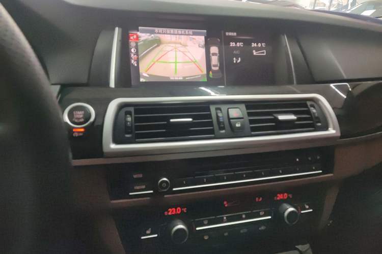 Used BMW 5 Series 2017 520Li Elegant Edition Audio And AC Panel