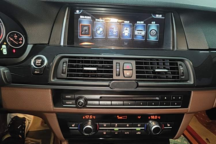 Used BMW 5 Series 2017 520Li Elegant Edition Audio And AC Panel