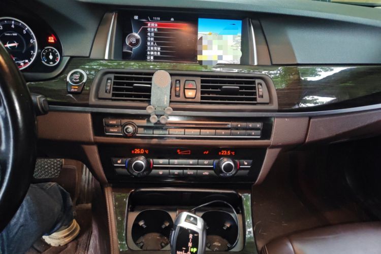 Used BMW 5 Series 2017 525Li Luxury Design Package Audio And AC Panel