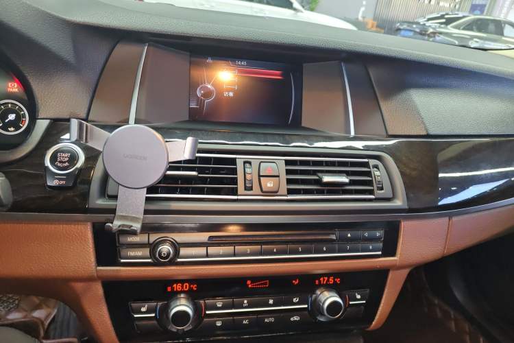 Used BMW 5 Series 2017 525Li Leading Model Audio And AC Panel
