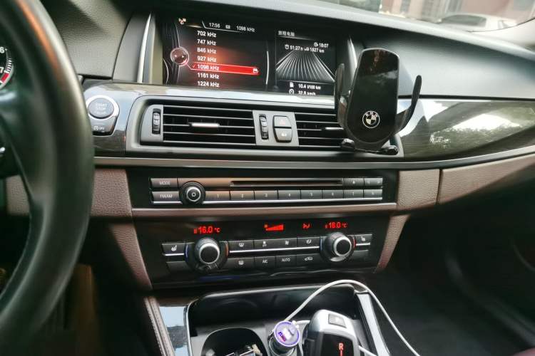 Used BMW 5 Series 2017 525Li Luxury Design Package Audio And AC Panel